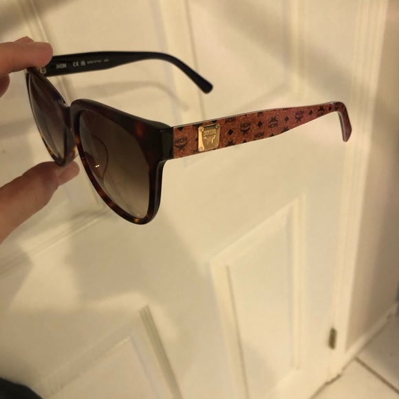 MCM tortoise shell look Sunglasses bought at Saks with logo - Picture 5 of 10